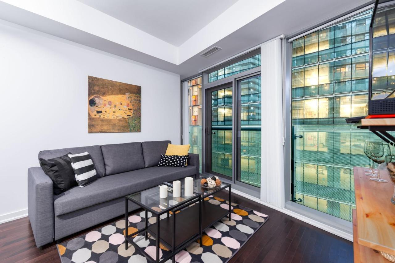 The York Boutique Suites Toronto Eksteriør billede