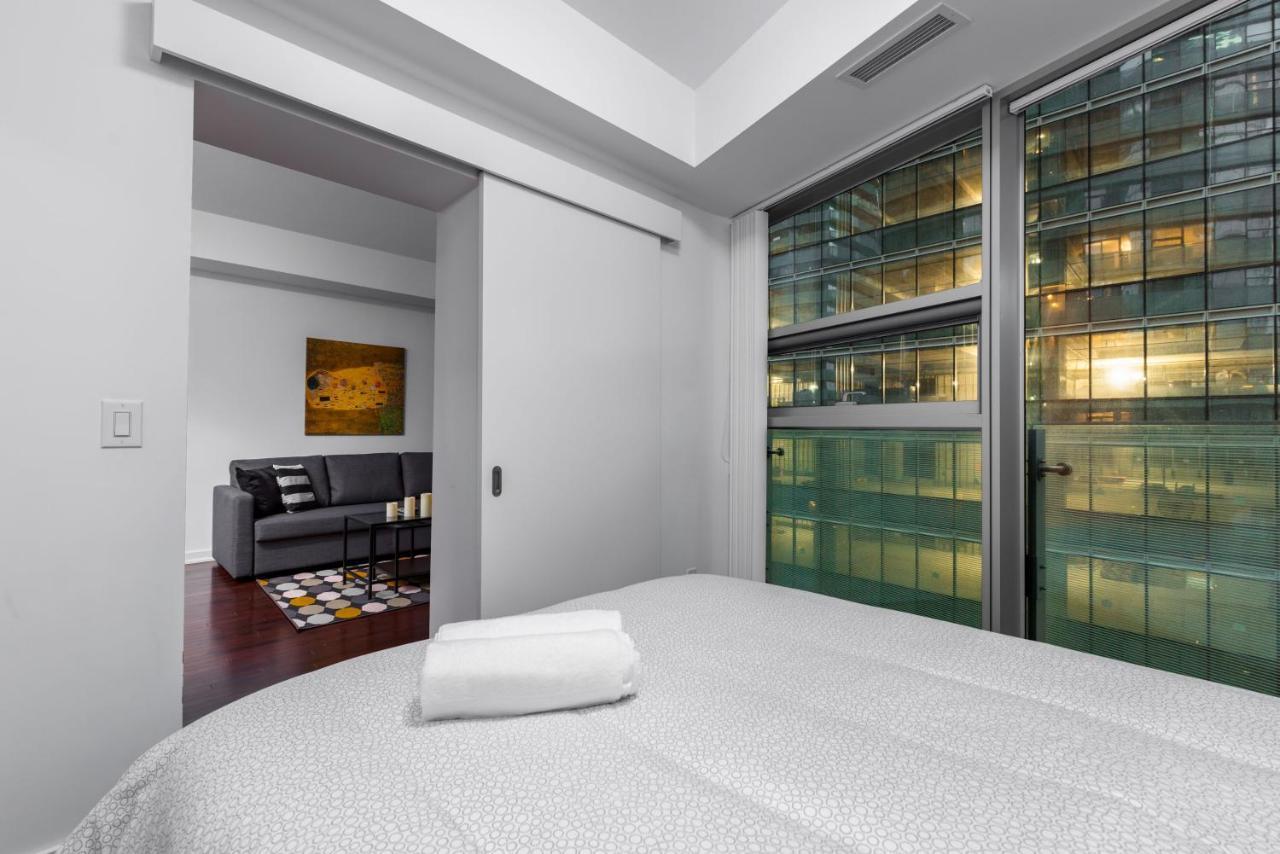 The York Boutique Suites Toronto Eksteriør billede
