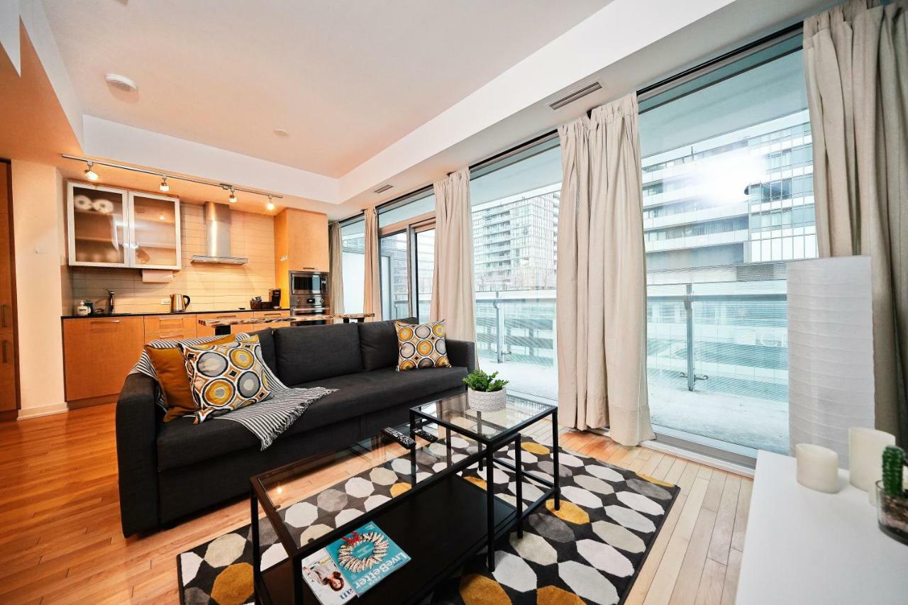 The York Boutique Suites Toronto Eksteriør billede